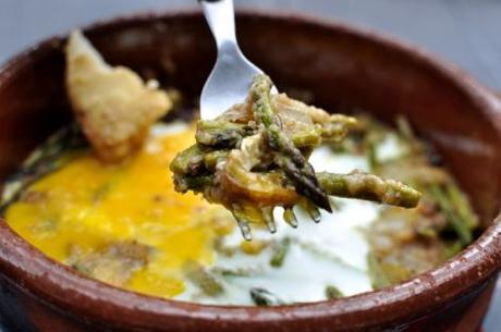 cazuela-de-esparragos-verdes-con-huevo-al-horno-15
