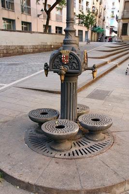 BARCELONA DE LUNES A VIERNES ENTRE EDIFICIOS Y EXPOSICIONES