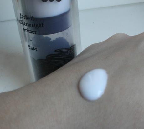 Kat Von D: Lock it Featherweight Primer Kat Von D: Lock it Featherweight Primer