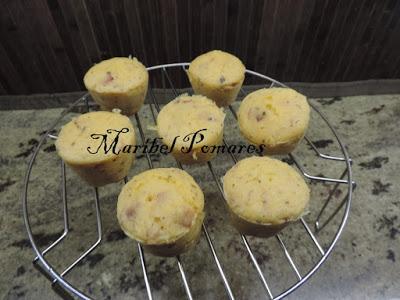 Muffins salados de queso y bacon.