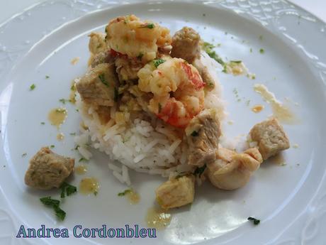 ARROZ FRITO AL CURRY CON POLLO, CERDO Y GAMBONES. SIN GLUTEN.