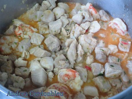 ARROZ FRITO AL CURRY CON POLLO, CERDO Y GAMBONES. SIN GLUTEN.