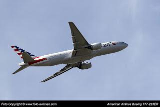 AVIÓN BOEING 777 N762AN