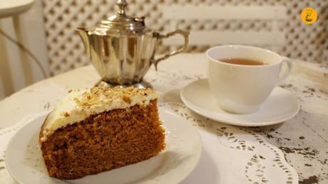 Tarta de zanahoria e infusión en Salón de Té Vailima Madrid