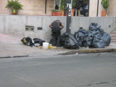 EL RECREO - DETECTADA SITUACIÓN DE CALLE DE UNA PERSONA  JÓVEN SEXO FEMENINO