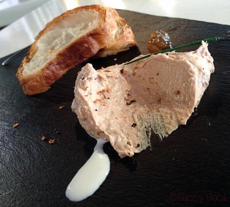 espuma de foie y cruasan Tips baco y boca
