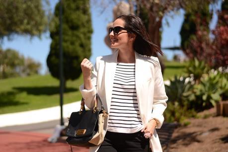 navy-and-white-blazer-outfit-street-style