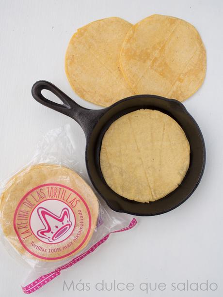 Quesadillas de queso de cabra con miel y anacardos