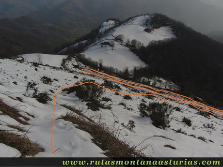 Descendiendo a Orilles por la ladera