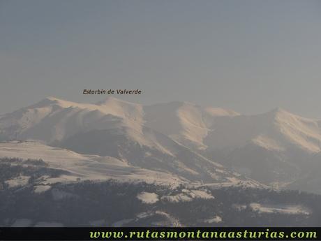 Vista Estorbín de Valverde desde Cueto Ventoso