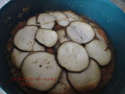 Una receta, dos versiones: Berenjenas con atún y tomate