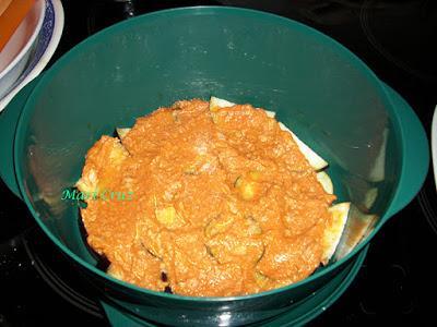 Una receta, dos versiones: Berenjenas con atún y tomate