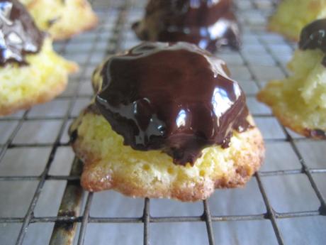 PASTAS DE COCO CON CHOCOLATE