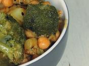 Brocoli garbanzos soja especias pastel salmon verduras