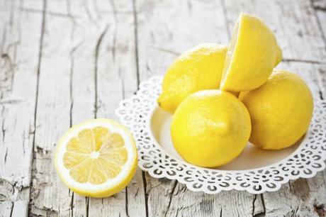 Beneficio del agua con limón