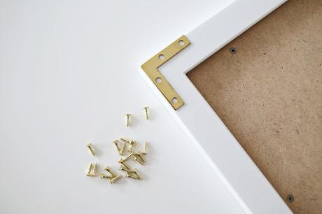 DIY | Haz unos marcos diferentes para tus láminas con un toque de dorado