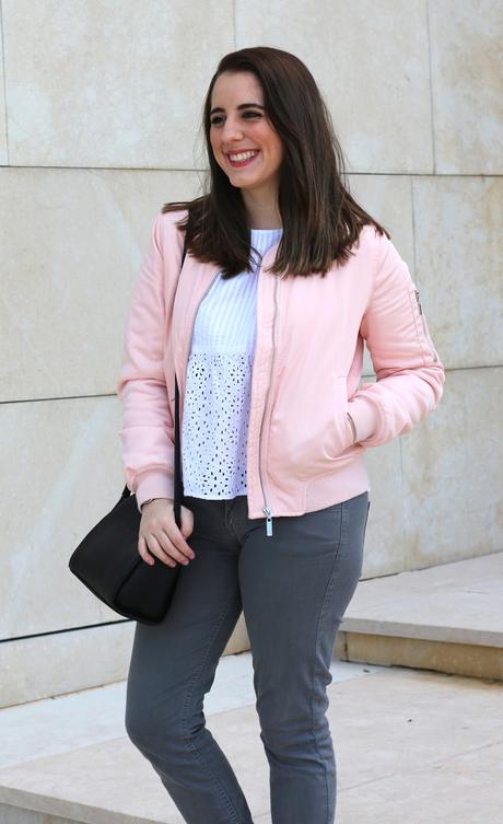 Outfit casual con mi bomber rosa