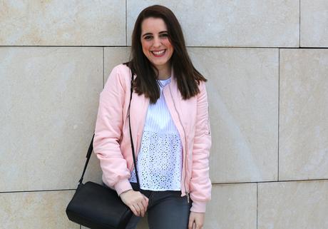 Outfit casual con mi bomber rosa