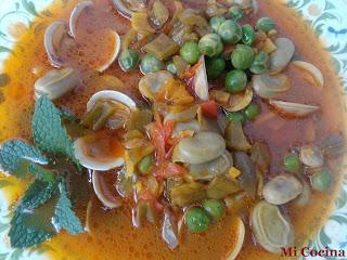 SOPA DE ALMEJAS CON HABAS Y CHICHAROS