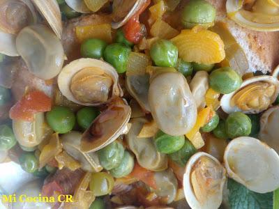 SOPA DE ALMEJAS CON HABAS Y CHICHAROS