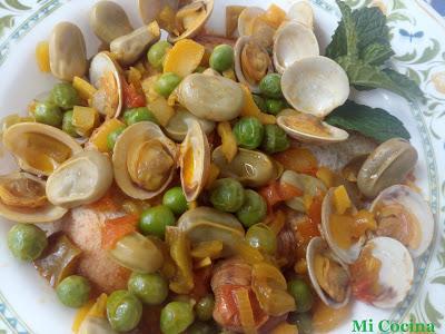 SOPA DE ALMEJAS CON HABAS Y CHICHAROS