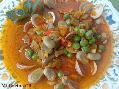 SOPA DE ALMEJAS CON HABAS Y CHICHAROS