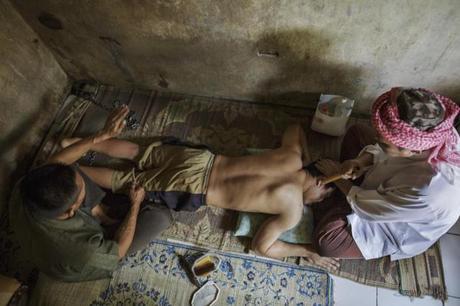 Viviendo en el infierno: 19 mil personas con trastornos mentales son encerradas y encadenadas en Indonesia