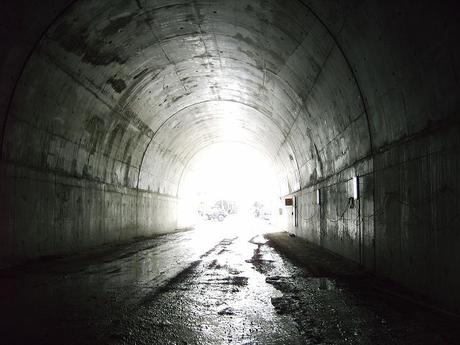 MARÍA EN LA LUNA. SEGUNDO CAPÍTULO: El túnel