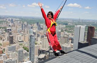 Edge Walk, CN Tower, Toronto, Canadá