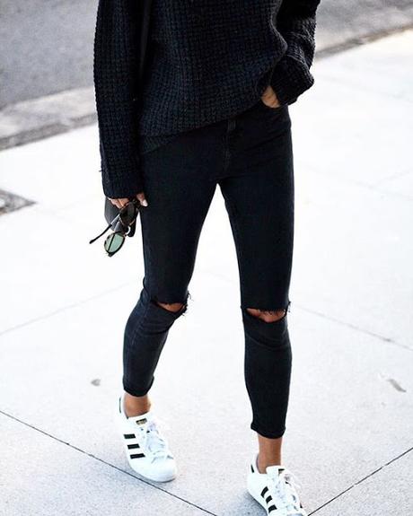 WHITE SNEAKERS TREND