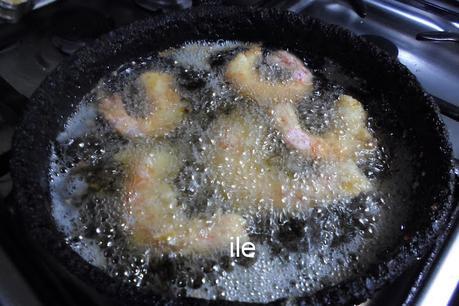 Gambas o langostinos rebozados en coco