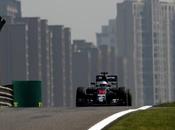 McLaren muestra ritmo deplorable tandas largas mientras Alonso siente dolor