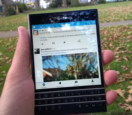 Twitter para BlackBerry 10 se actualiza añadiendo nuevas características