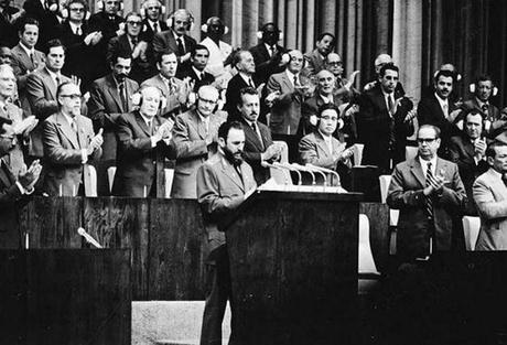 Intervención de Fidel Castro en el Primer Congreso del Partido Comunista de Cuba,  celebrado en diciembre de 1975. Foto: Granma.