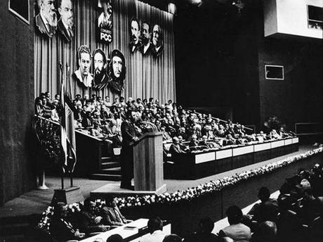Fidel Castro en el Segundo Congreso del Partido. Foto: Liborio Noval.