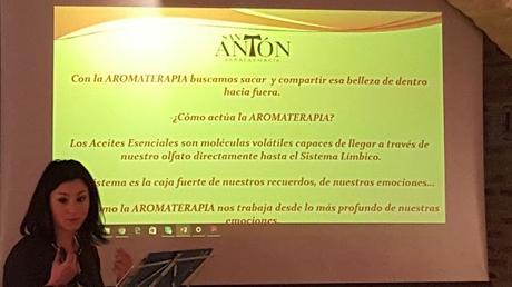 Beneficios, principios e ideas para disfrutar de la AROMATERAPIA (Psicología y bienestar) Beneficios, principios e ideas para disfrutar de la AROMATERAPIA (Psicología y bienestar)