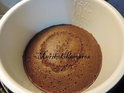 Bizcocho de yogur con chocolate.