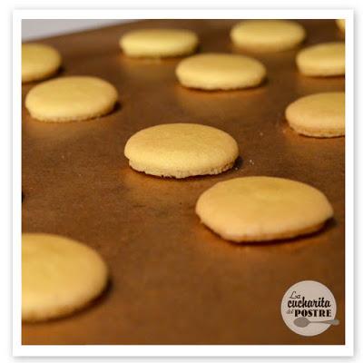 MACARONS DE CAVA Y LIMON / LEMON AND CHAMPAGNE MACARONS