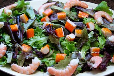 ENSALADA DE SALMON Y LANGOSTINOS CON ALIÑO DE LIMA Y LIMON