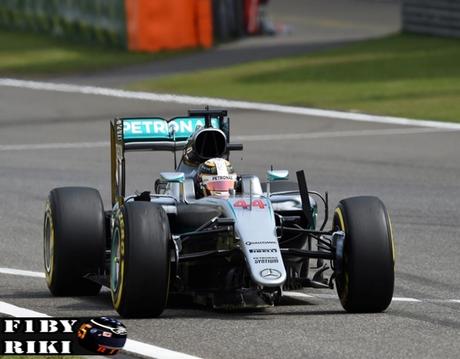 Hamilton se queja de problemas aerodinámicos tras el accidente en la curva 1