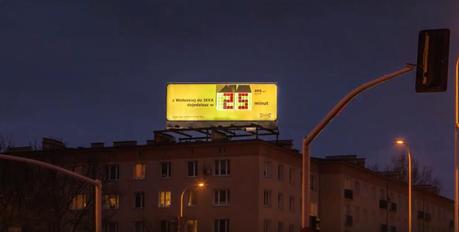IKEA transforma sus estanterías Kallax en contadores en esta campaña de exterior