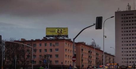 IKEA transforma sus estanterías Kallax en contadores en esta campaña de exterior