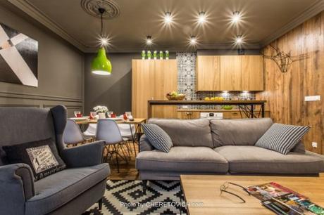 Clásico con toques citricos Salon clasico y madera