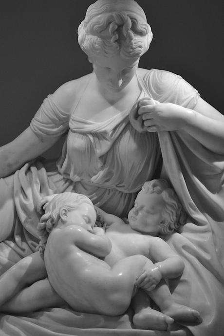 escuturas-2-“Latona y sus hijos, Apollo y Artemis“