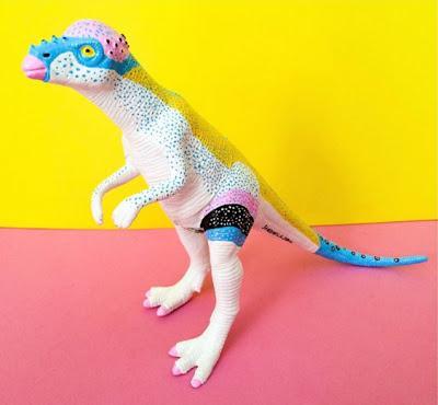 Los dinosaurios tricolores de Pau Sanz i Vila Los dinosaurios tricolores de Pau Sanz i Vila