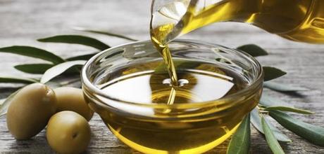 La forma natural de eliminar la caspa La forma natural de eliminar la caspa