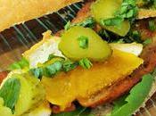 Bocadillo "bacon" seitán "huevo frito" vegano