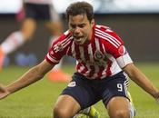 Omar Bravo podría continuar Chivas