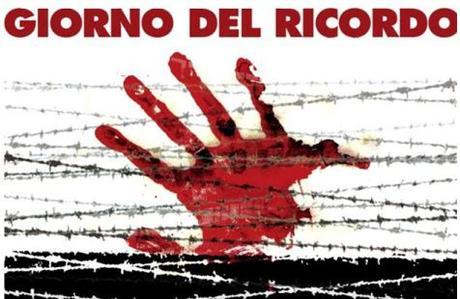 Cartel de conmemoración sobre el Giorno del ricordo que apela a la semejanza con las pruebas documentales de los campos de concentración de la Alemania nazi