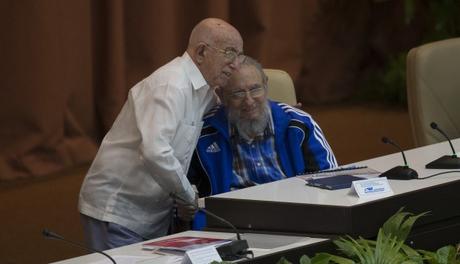 #FOTOS de Fidel Castro en la clausura del VII Congreso del Partido Comunista de Cuba